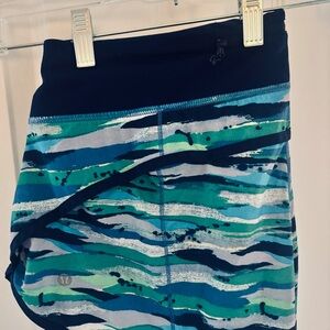 🎀Lululemon athletica Blue and Green Speed Shorts🎀